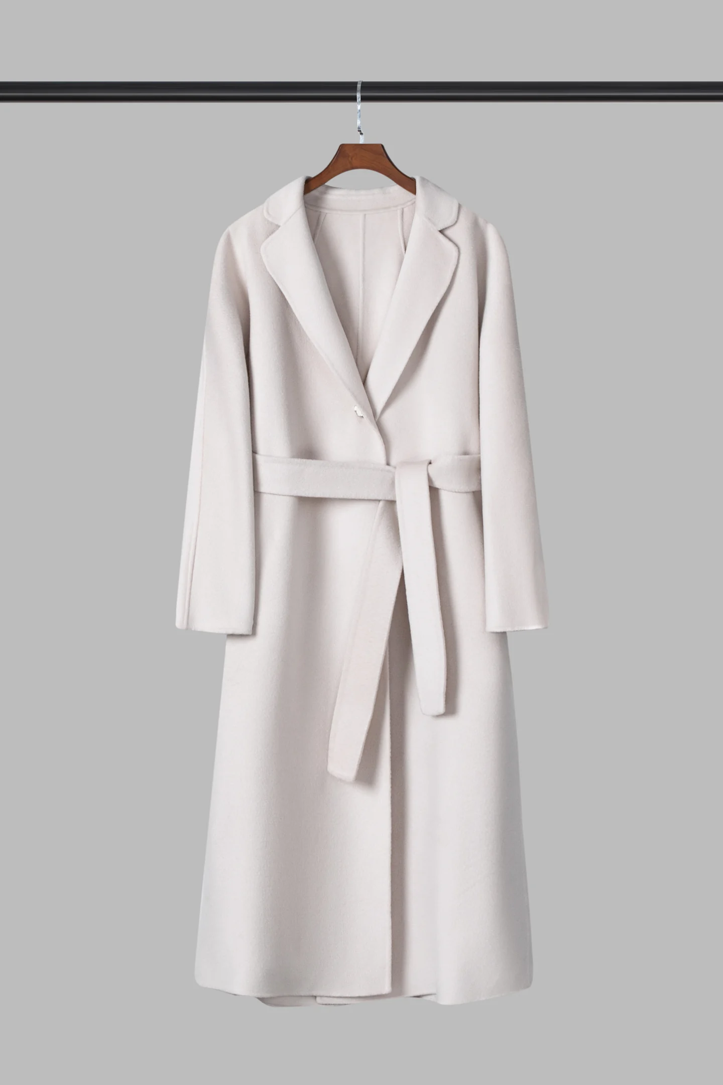 TINGSU style 2613, belted notch-lapel coat, off-white photograph